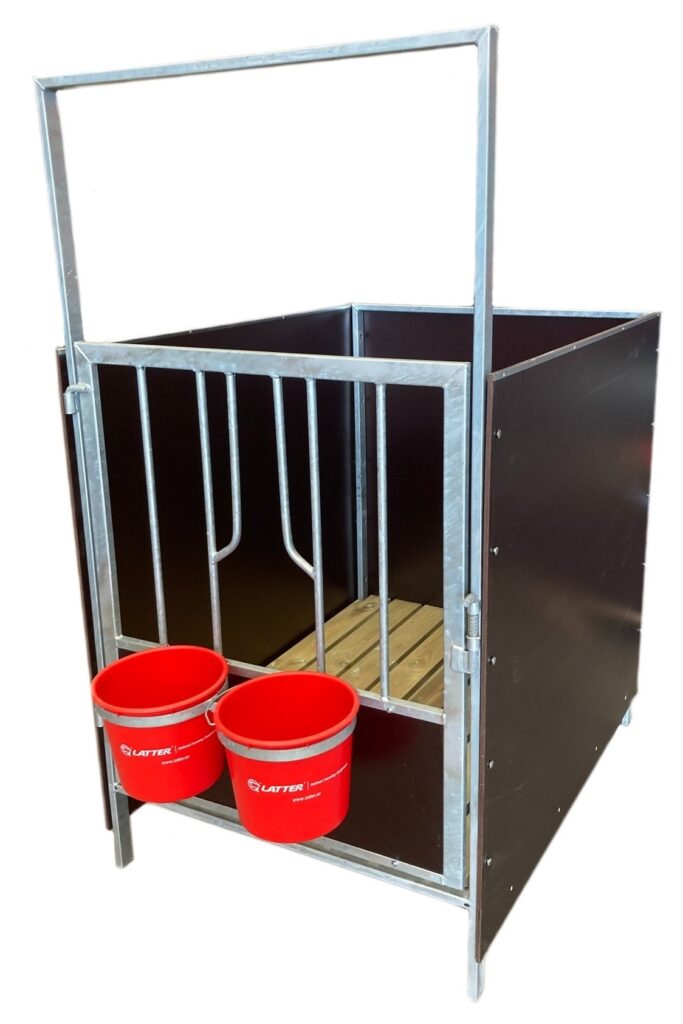 Calf box for calves 0-2 weeks old